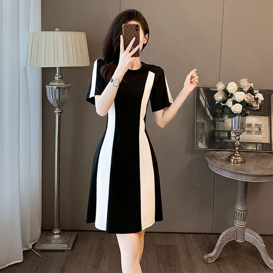 Age-reducing Dress With A High-end Vibe For Petite Frames